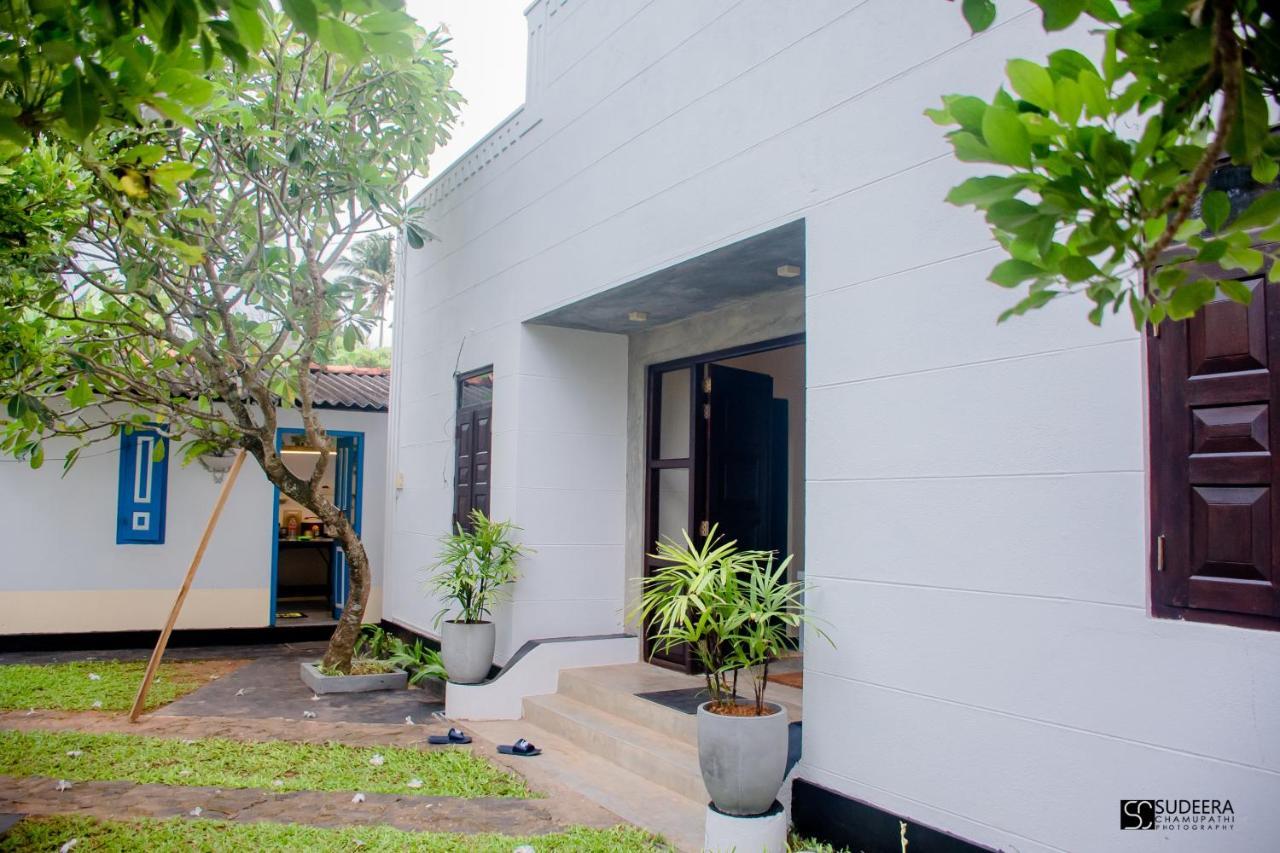Bed and Breakfast Blooming Polhena Matara Exterior foto