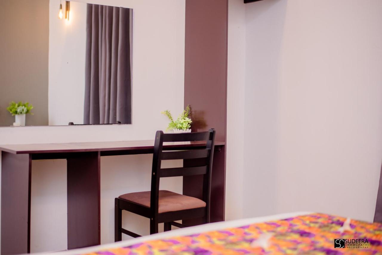 Bed and Breakfast Blooming Polhena Matara Exterior foto