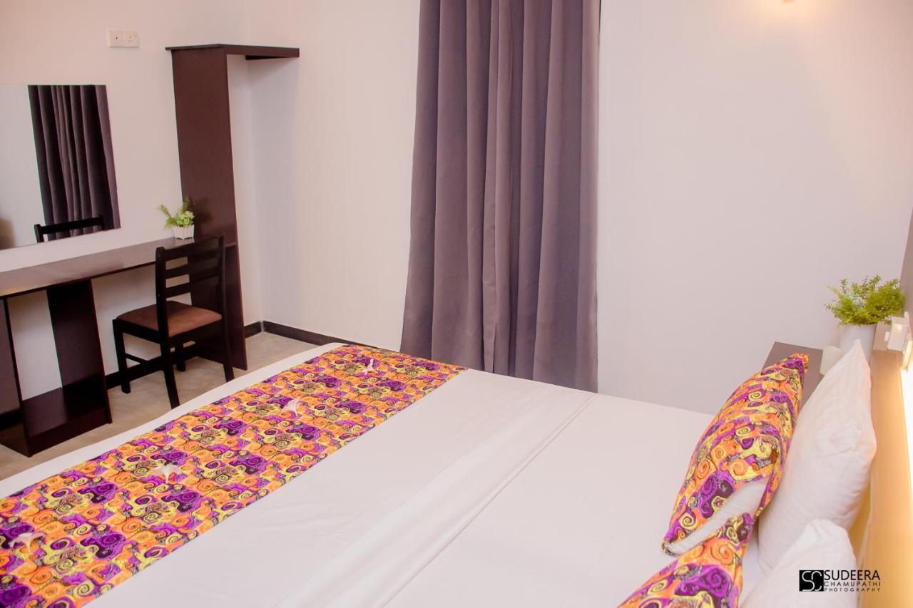 Bed and Breakfast Blooming Polhena Matara Exterior foto