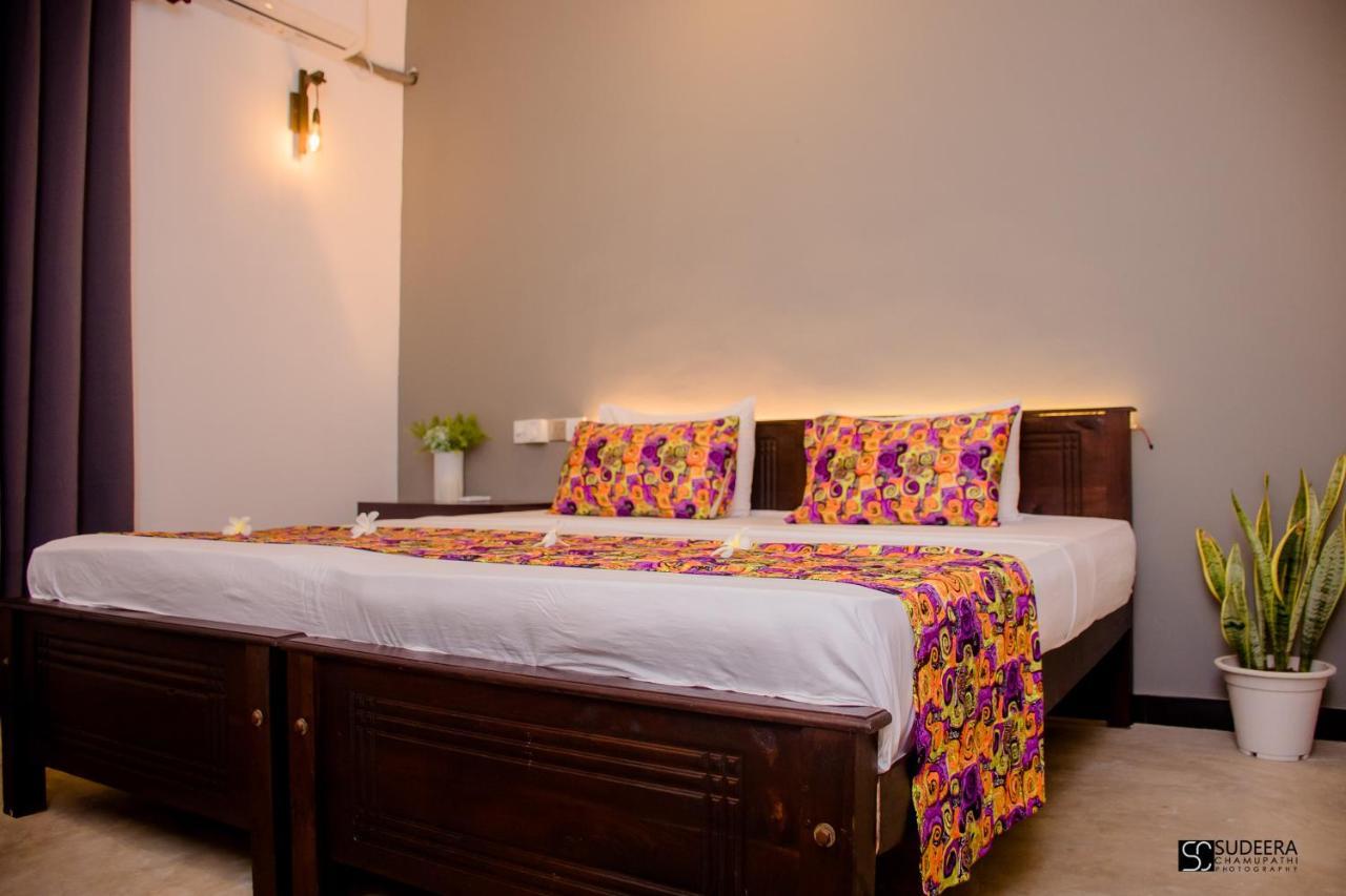 Bed and Breakfast Blooming Polhena Matara Exterior foto