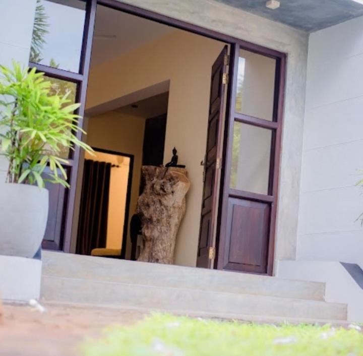 Bed and Breakfast Blooming Polhena Matara Exterior foto